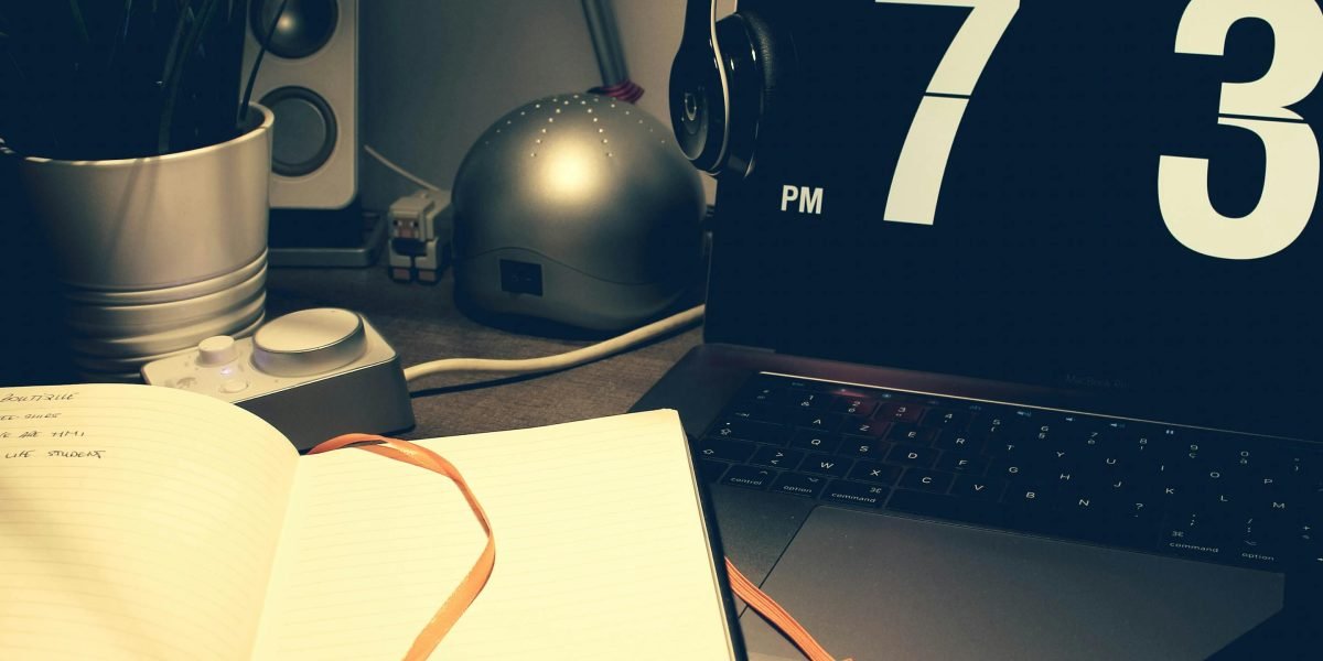 How Book Tracking Apps Build a Reading Habit That Sharpens Your Focus
